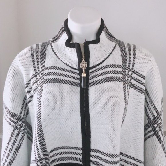 Anne Klein Cape Poncho Sweater Turtleneck Plaid Blk White Size L, New w/Tag $149 - Picture 6 of 11